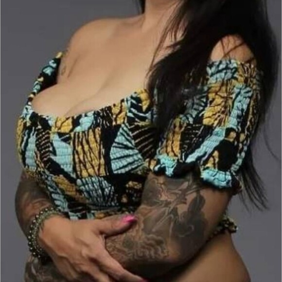 Missing Polynesia Elastic Shirring Stretch, Off Shoulder, Crop Top - Picture 1 of 9